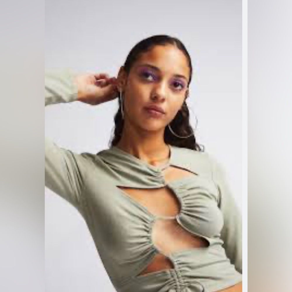 NWT H&M DIVIDED CUT-OUT TOP SECTIONS WITH DRAWSTRING LONG SLEEVE SIZE L